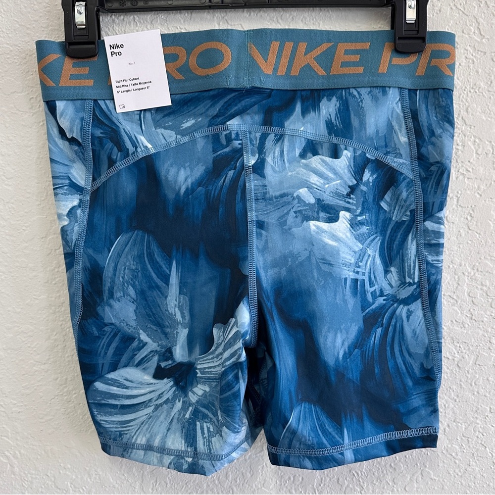 Bundle Nike Pro Women's 5" Shorts & Swoosh Medium-Support Padded Sports Bra - Picture 7 of 14